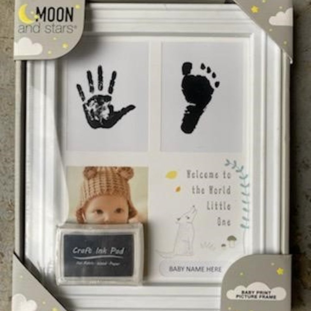 *NWT* Baby Handprint, Footprint, and Picture Frame!